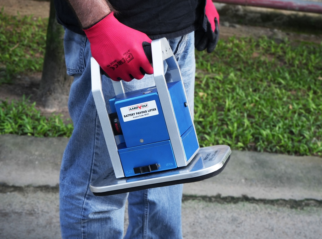 BATTERY PAVING LIFTER