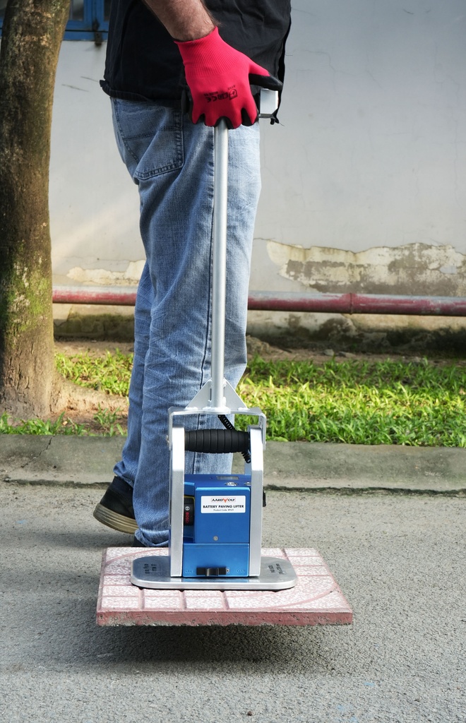 BATTERY PAVING LIFTER